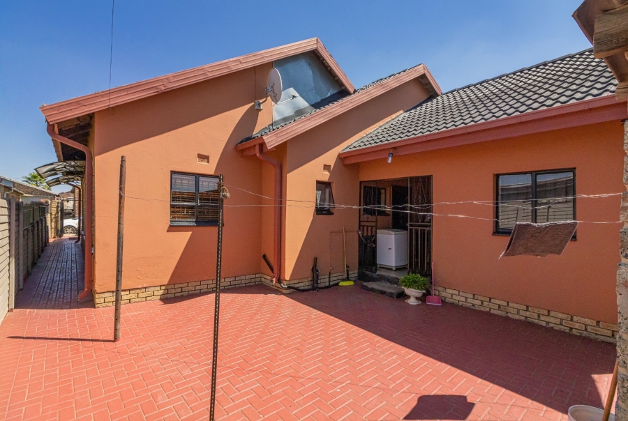 3 Bedroom Property for Sale in Gelukwaarts Free State